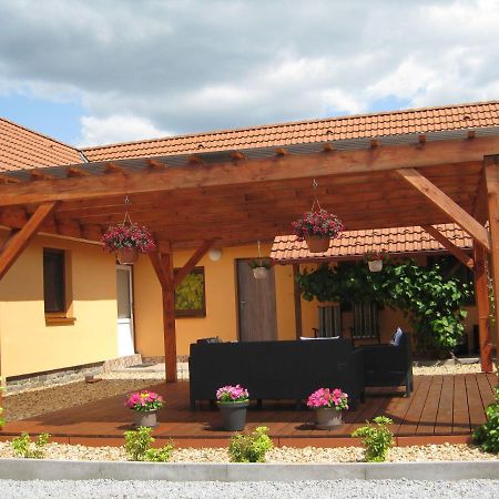 Apartmány včelka Hranice u Novych Hradu Kültér fotó