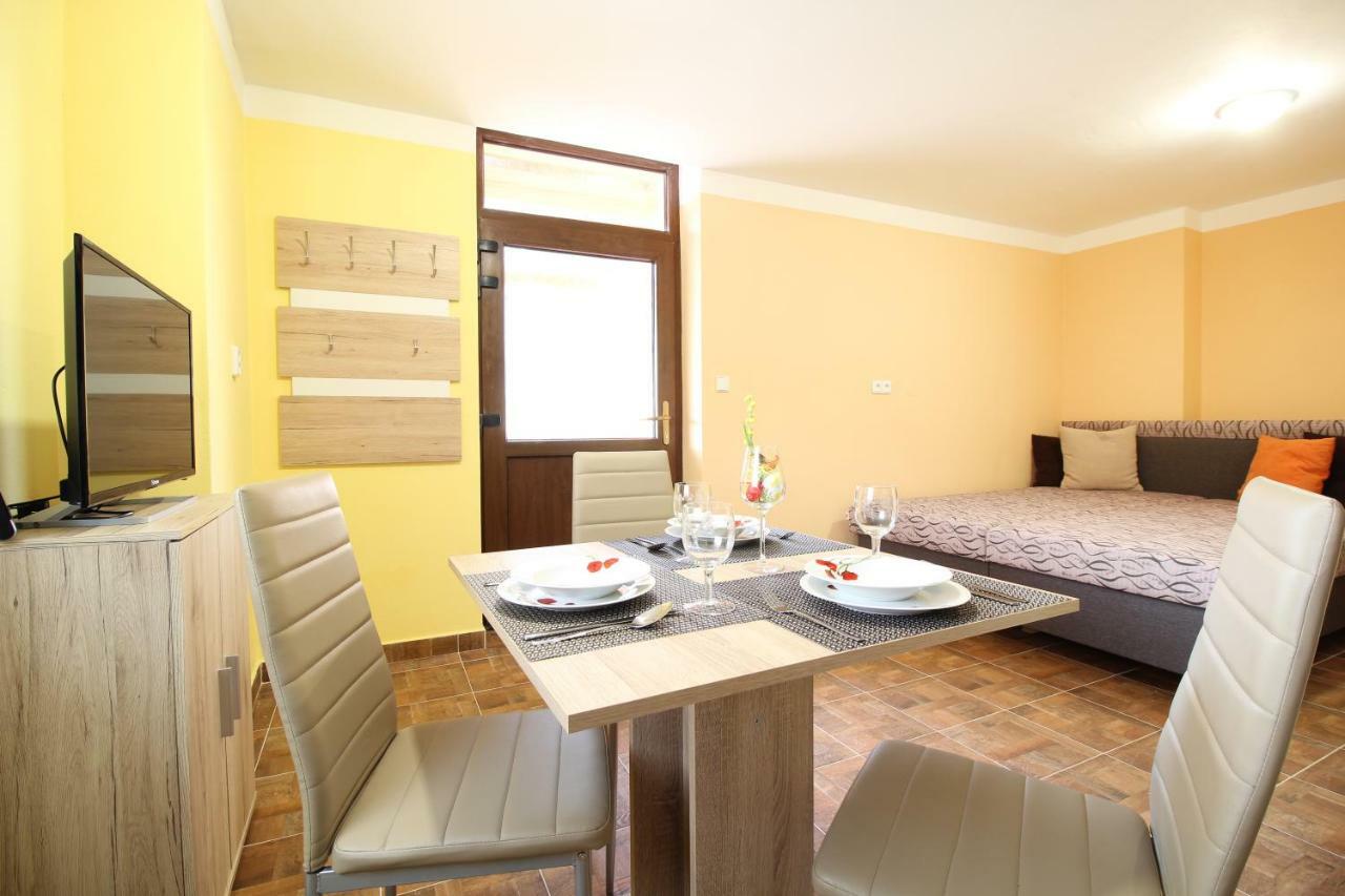 Apartmány včelka Hranice u Novych Hradu Kültér fotó